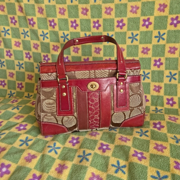 Coach Hamptons Signature Stripe Medium Carryall (D0773-11071) - Picture 1 of 7